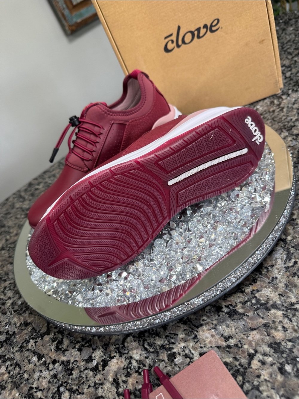 Clove limited edition classic Women's Burgundy and Pink Fashion Sneakers NEW 9 - Picture 10 of 15